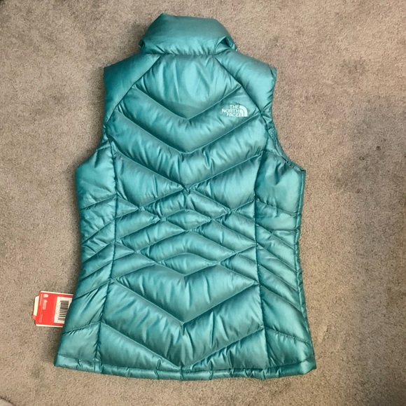 The North Face NWT Aconcagua down Vest - Picture 4 of 7